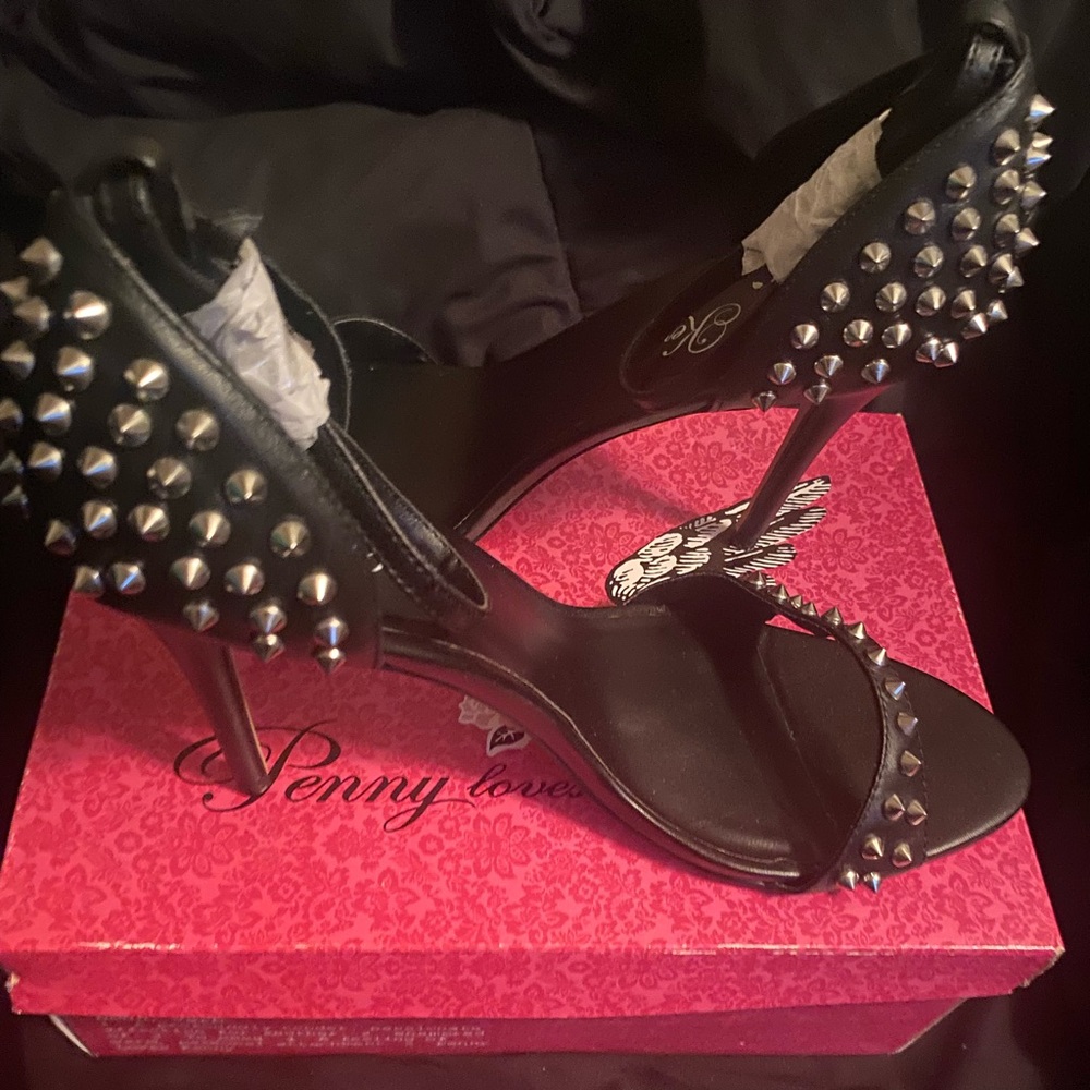 Stylish, sexy heel.